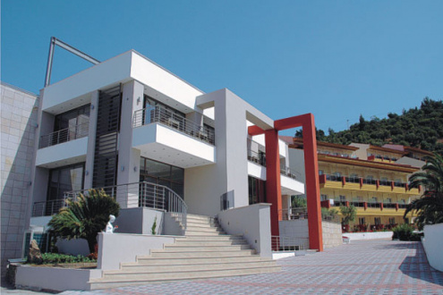 LAGOMANDRA HOTEL & SPA - Изображение 1